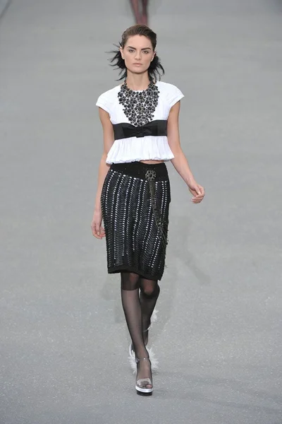 Look 15